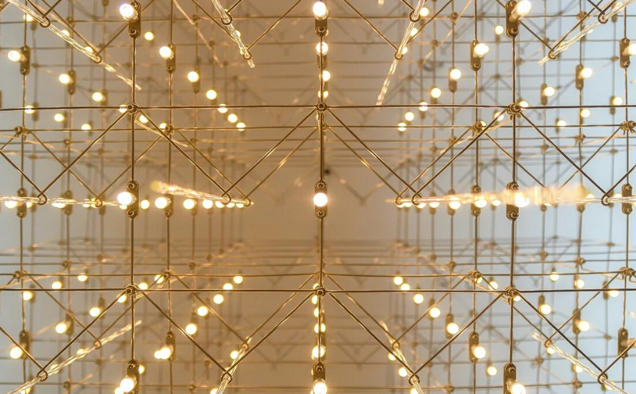 如何選購光學(xué)隔振平臺(tái)